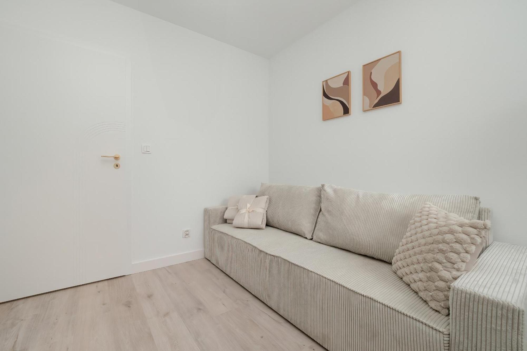 Exceptional Apartment With Parking By Noclegi Renters Katovice Exteriér fotografie